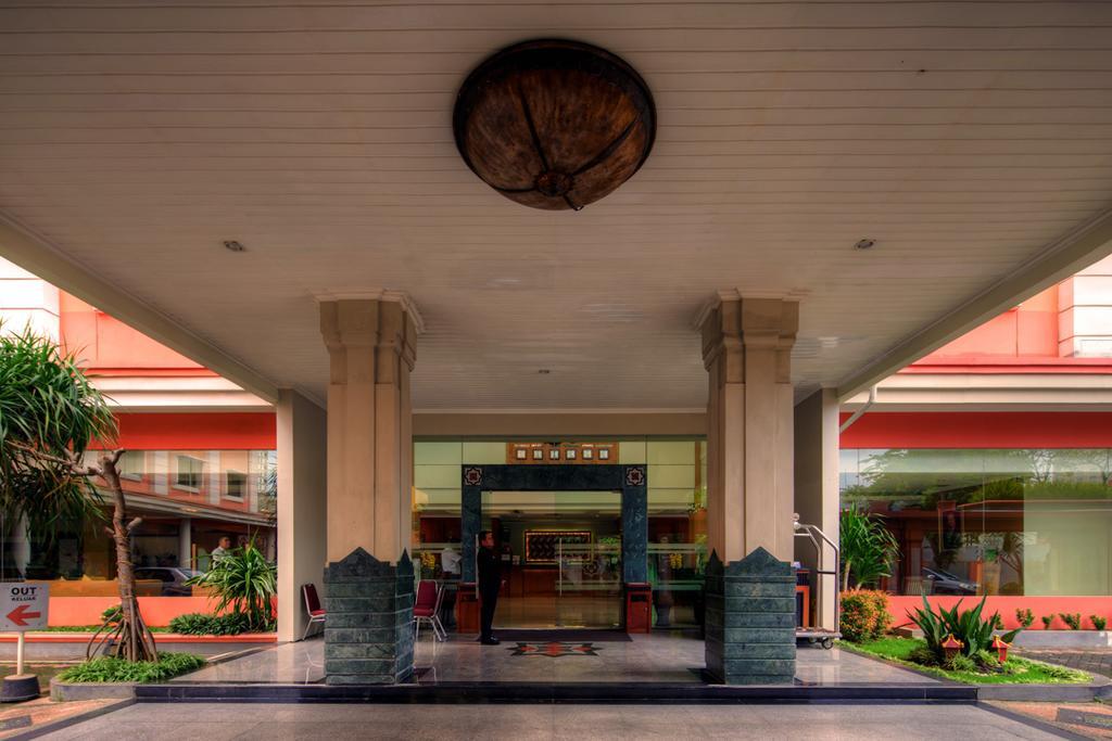 Semesta Heritage Hotel & Convention Semarang Exterior foto